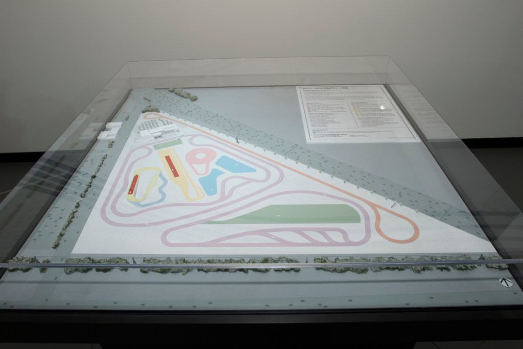 Porsche Experience Center model_L.A. Auto Show 2011