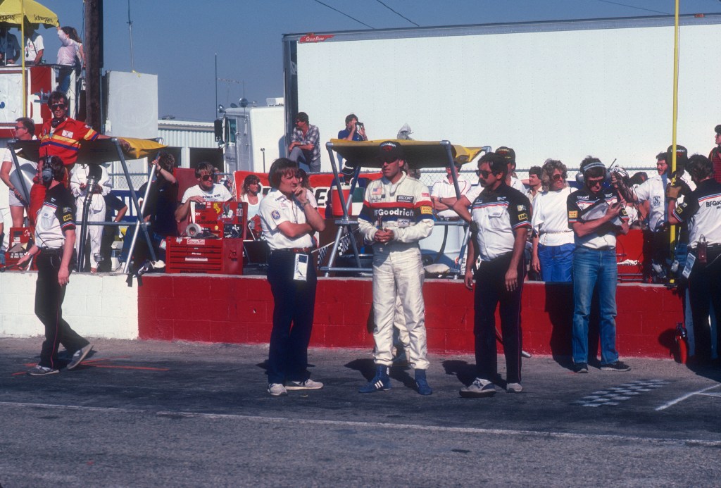 Jim Busby, Alvin Springer (of Andial) and crew awaiting car #68's last lap_Riverside Raceway_April 1985 Jim Busby, Alvin Springer (of Andial) and crew awaiting car #68's last lap_Riverside Raceway_April 1985