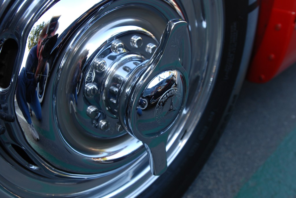 Chrome knock-off wheel_1955 Red Mercedes Benz 300SL gullwing_Cars&Coffee/Irvine_1/28/12