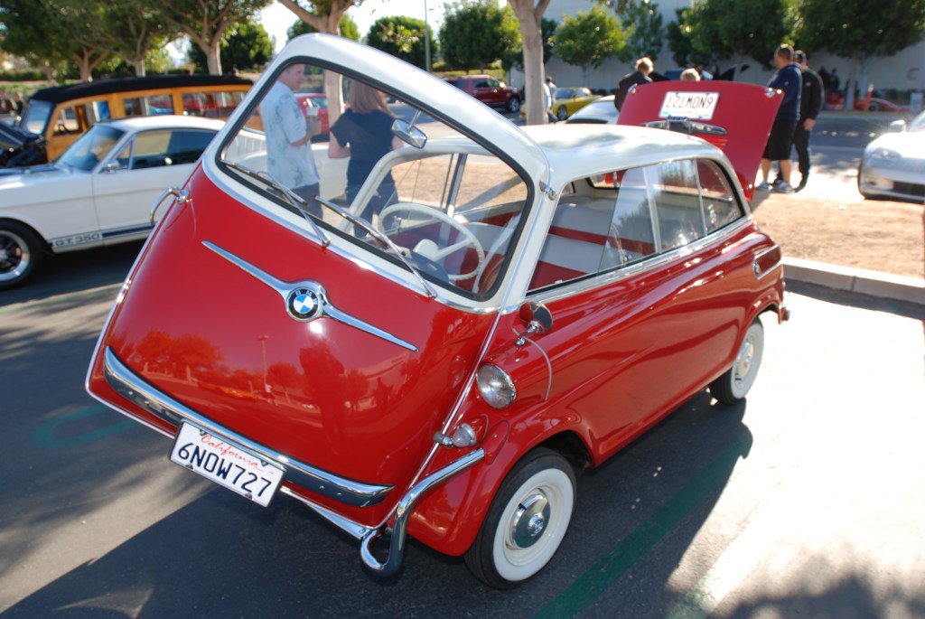 Red & white BMW Isetta 600_Cars&Coffee/Irvine_1/28/12