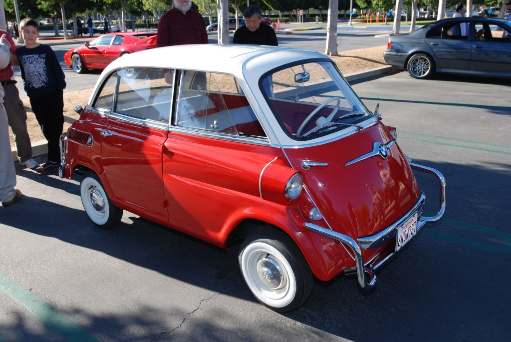 Red & white BMW Isetta 600_Cars&Coffee/Irvine_1/28/12