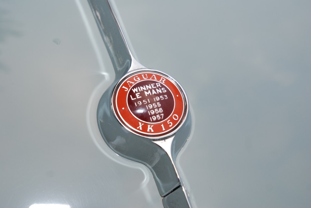 Pale green on red, Jaguar XK 150 coupe__Rear boot badging_Cars&Coffee/Irvine_2/11/12