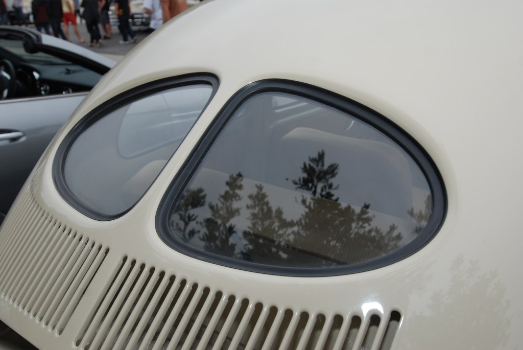 Linen colored 1950's vintage Volkswagen _rear Split window_Cars&Coffee/Irvine_July 28, 2012 Linen colored 1950's vintage Volkswagen_ rear Split window_Cars&Coffee/Irvine_July 28, 2012