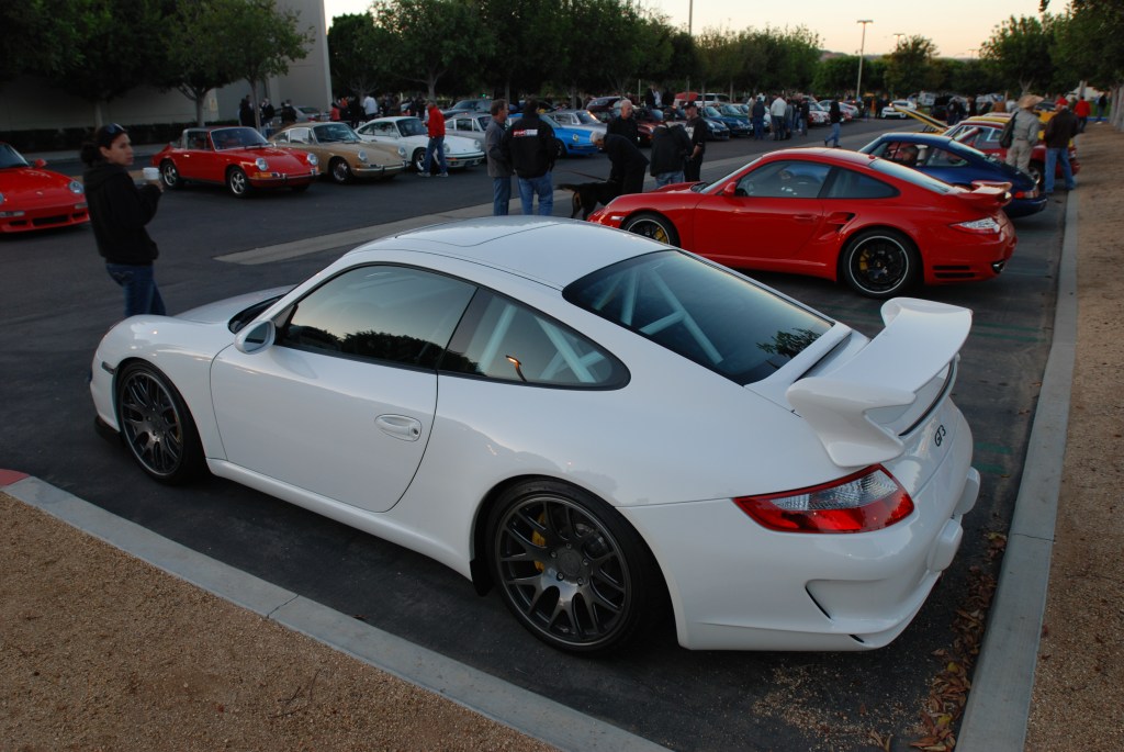 White Porsche 997 GT3_3/4 rear view_Cars&Coffee_November 10, 2012