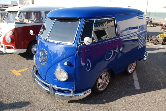 Blue Shorty panel van_3/4 front view_OCTO 2013 Winter show_February 23, 2013