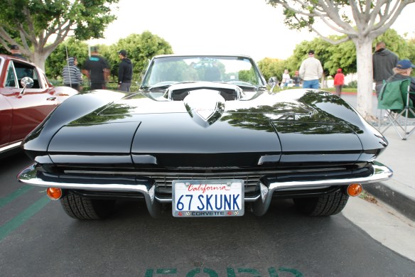 1967 427 Corvette Sting Ray roadster_front view, white stinger & reflections_cars&coffee/irvine_10/05/13