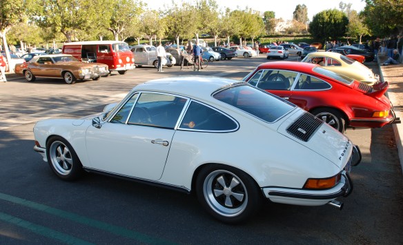 Grand Prix white 1972  Porsche 911GT_3/4 side view_cars&coffee_ December 14, 2013