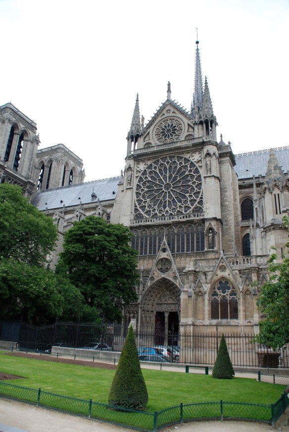Notre Dame_Side view_Paris_June 9, 2014