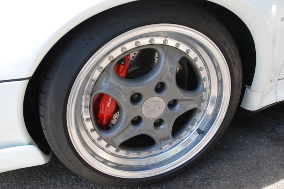 White Porsche 993 GT2 coupe_front speedline modular wheels_ Luftgekuhlt event_Sunday September 7, 2014